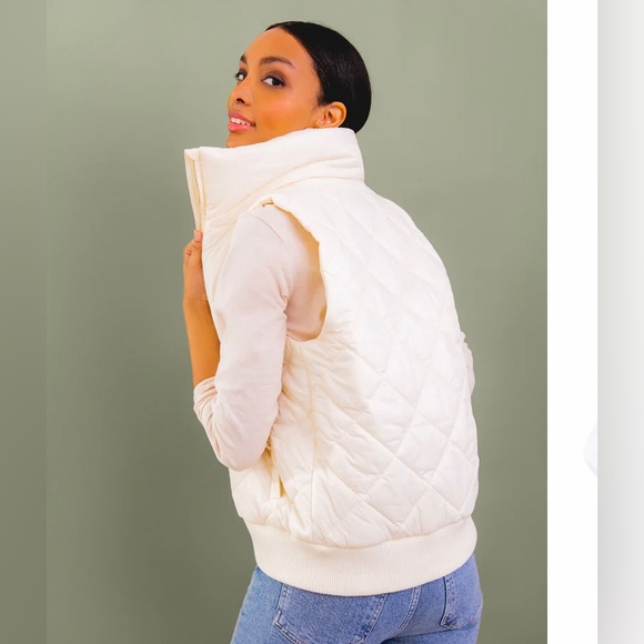 NEW Tuckernuck Pearl Jackson Quilted Vest, Sold Out - Picture 3 of 11